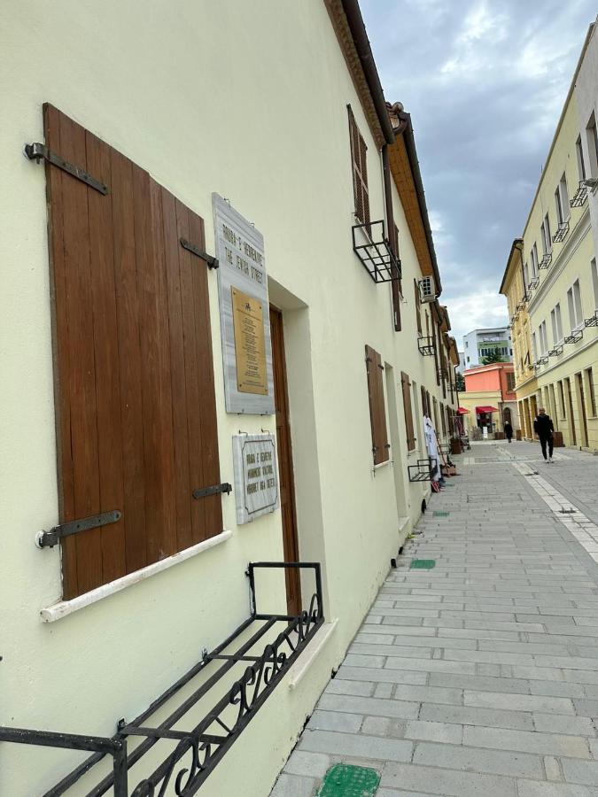 Central Charm Apartments Vlore Luaran gambar